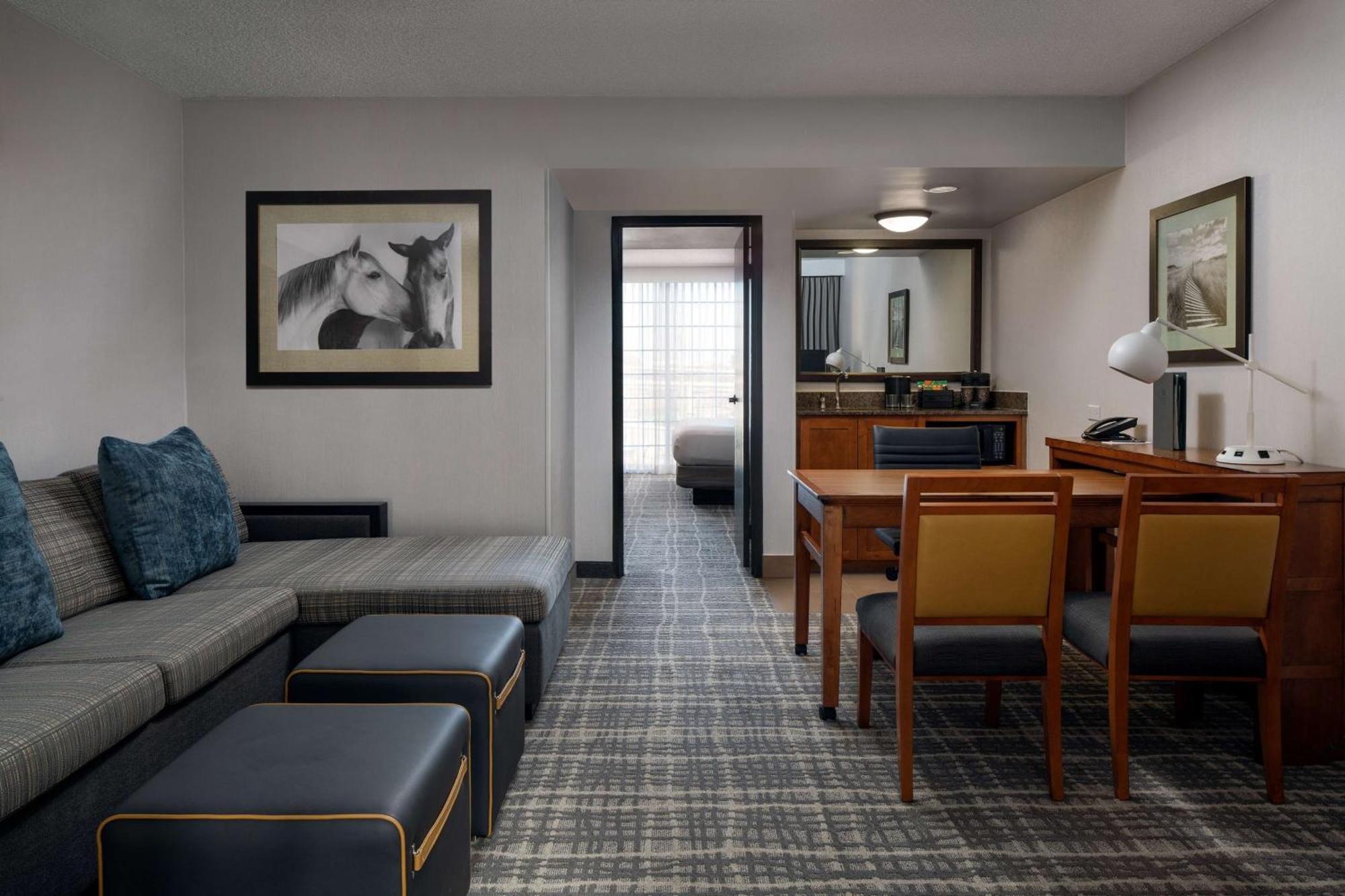Embassy Suites By Hilton Austin Central Exteriör bild