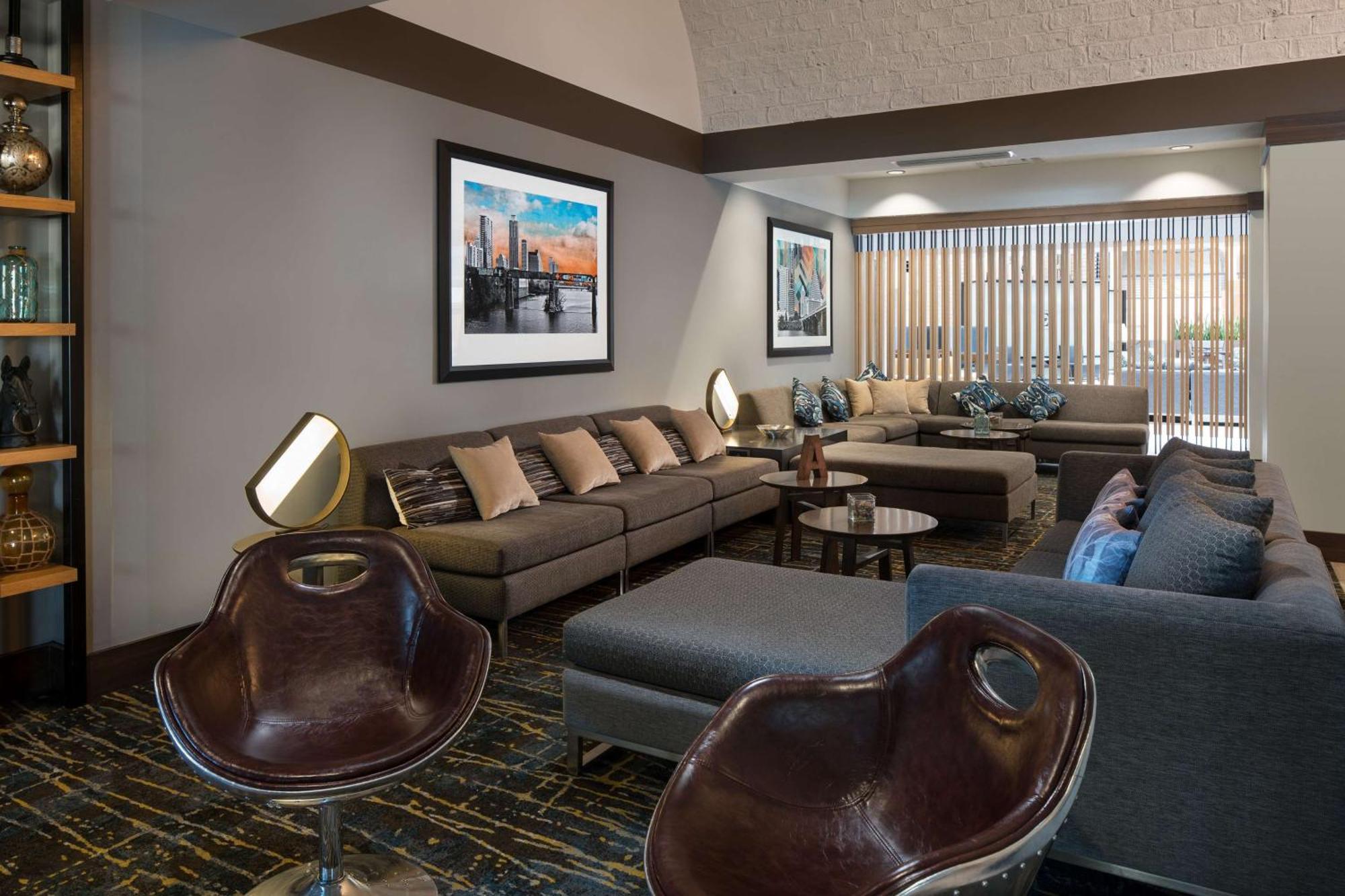 Embassy Suites By Hilton Austin Central Exteriör bild