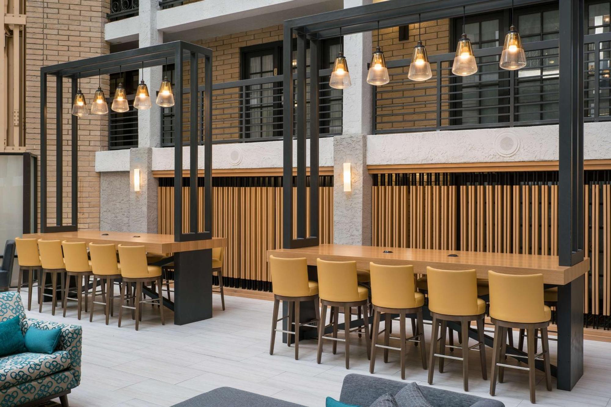 Embassy Suites By Hilton Austin Central Exteriör bild